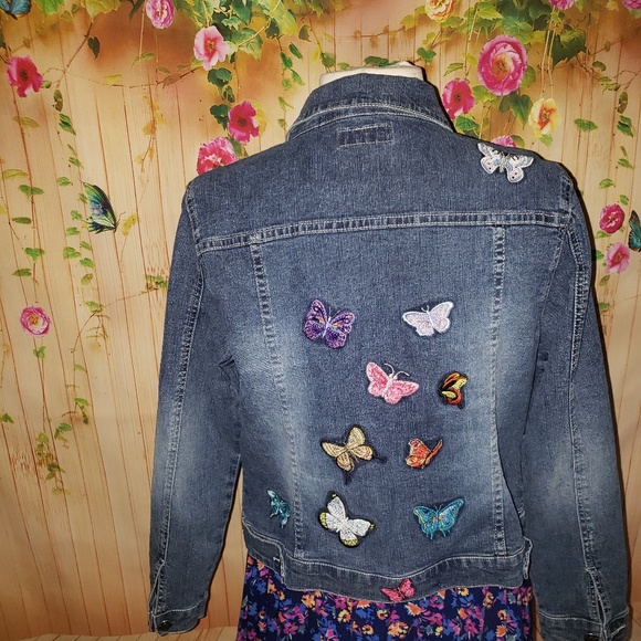 Embroidered denim jacket - Picture 3 of 6